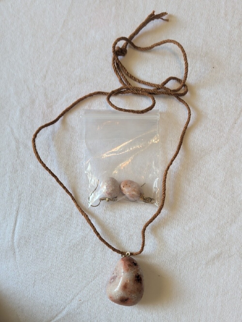 Assorted Jewelry - Picture 6 of 10